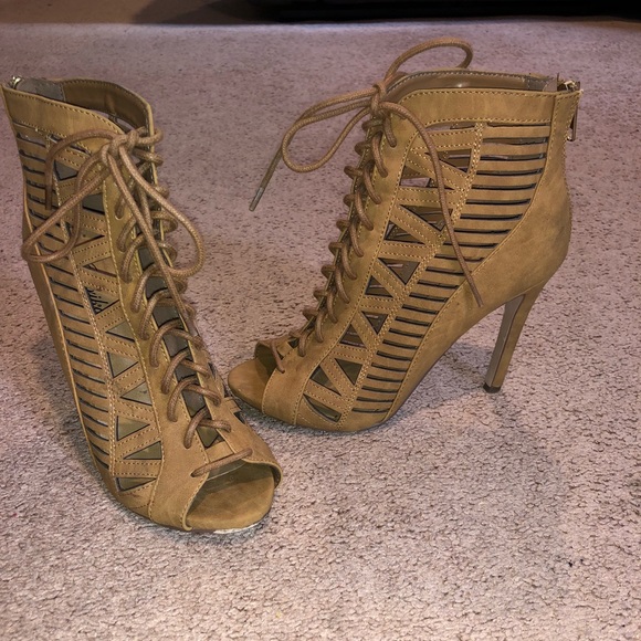 Heeled booties - Picture 5 of 5
